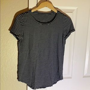 Lululemon love crew tee striped sz 4 EUC